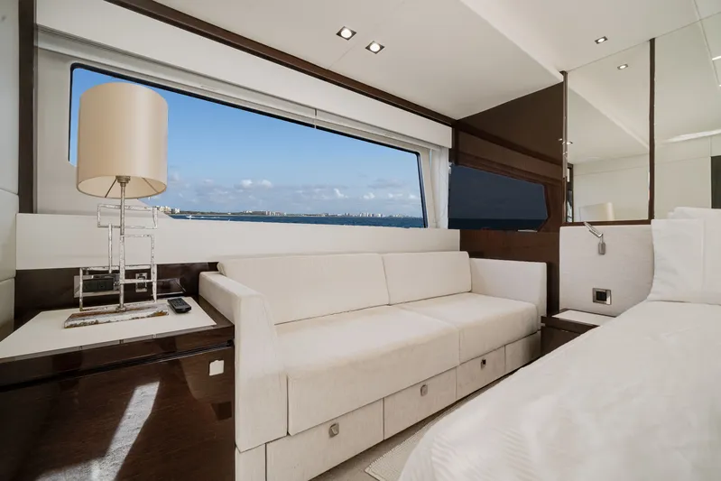 Solaire Yacht Photos Pics 