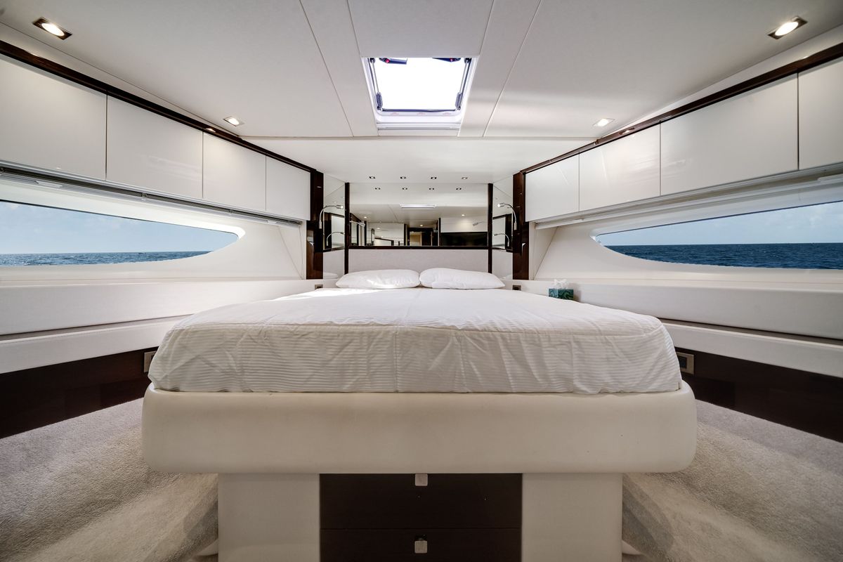 2019 Sunseeker 76 