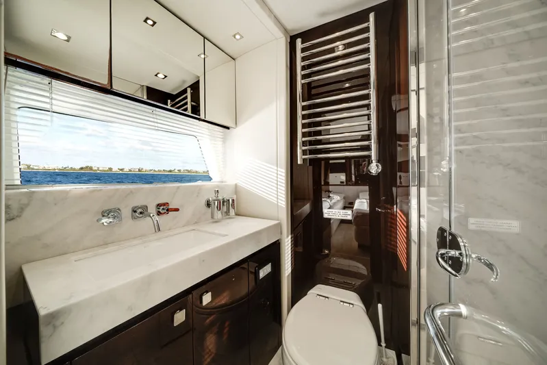 Solaire Yacht Photos Pics 