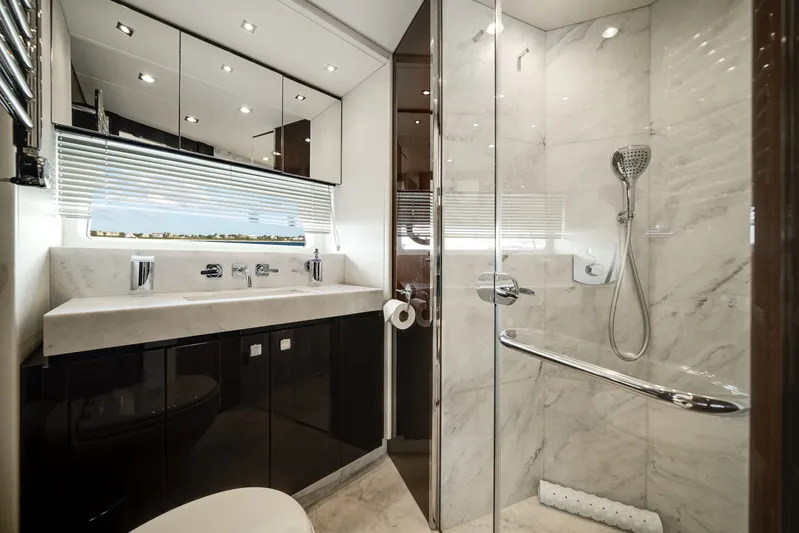 Solaire Yacht Photos Pics 