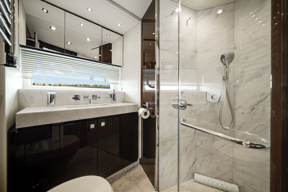 2019 Sunseeker 76 