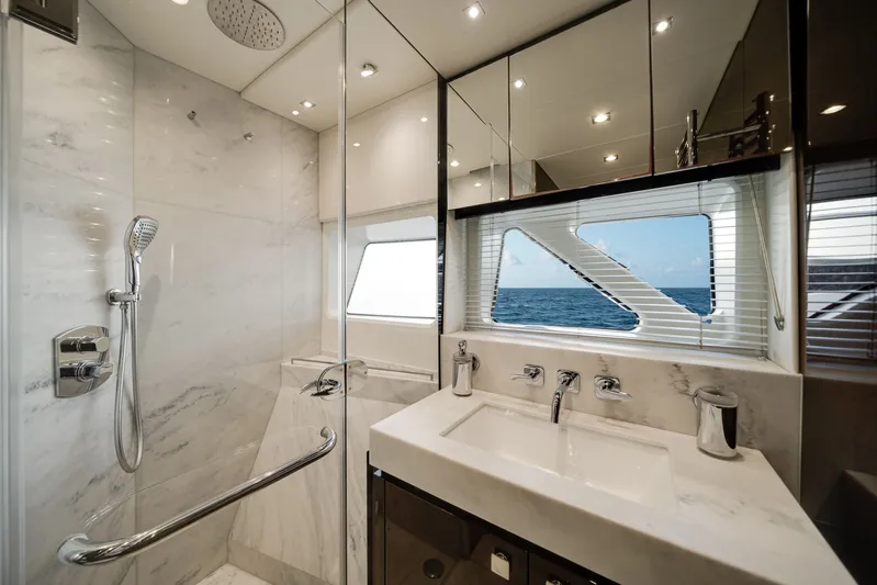 Solaire Yacht Photos Pics 