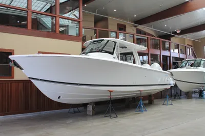 Pursuit S 358 Sport