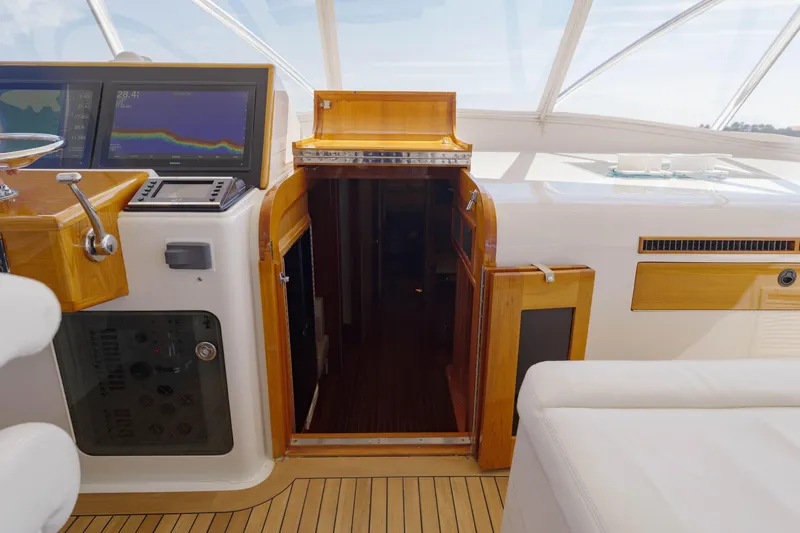 Legal Holiday Yacht Photos Pics Donzi 58 Legal Holiday - Exterior Helm Area