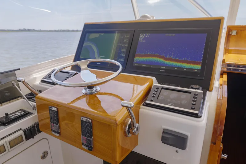 Legal Holiday Yacht Photos Pics Donzi 58 Legal Holiday - Exterior Helm Area