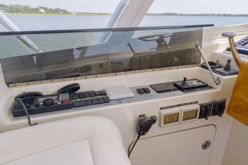 Legal Holiday Yacht Photos Pics Donzi 58 Legal Holiday - Exterior Helm Area