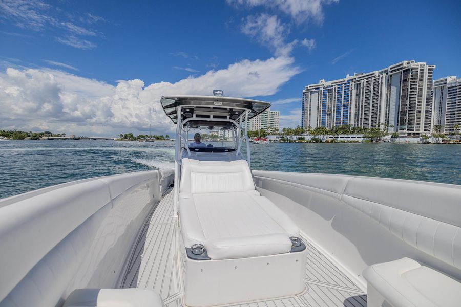 2013 Nor-Tech 390 Center Console