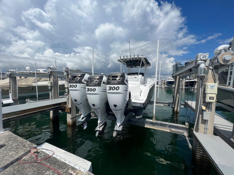 2013 Nor-Tech 390 Center Console