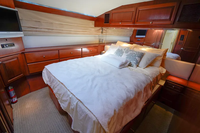 Pole Position Yacht Photos Pics Starboard Guest Stateroom