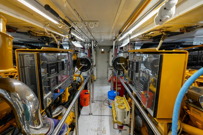 Pole Position Yacht Photos Pics 