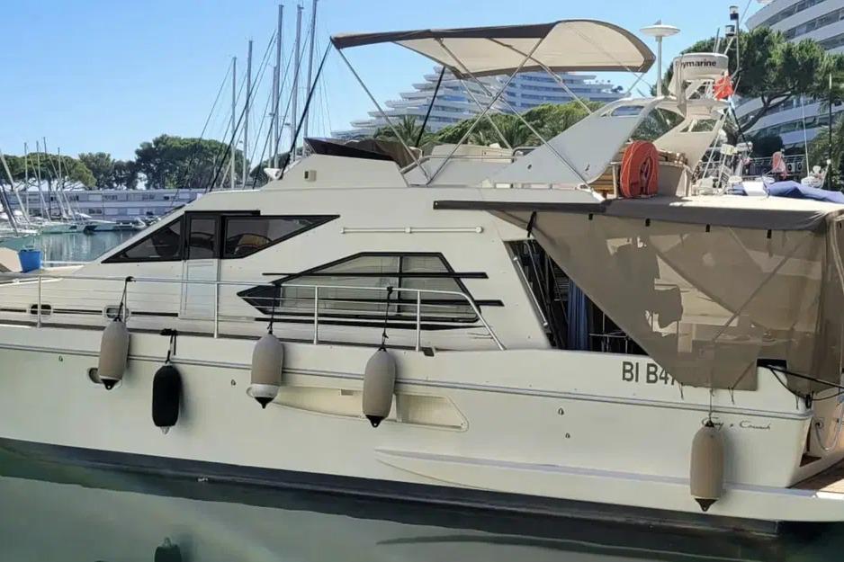 Guy Couach YACHT CONTEMPORAIN