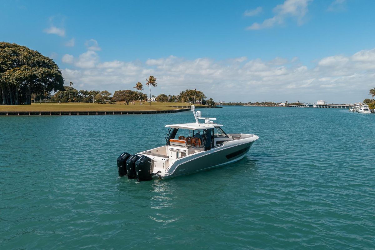 2023 Boston Whaler 42 