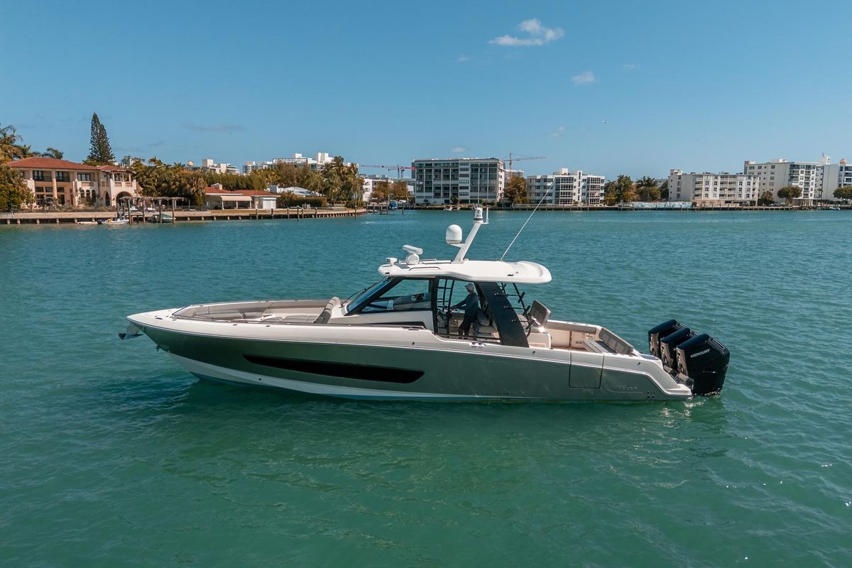 2023 Boston Whaler 42 