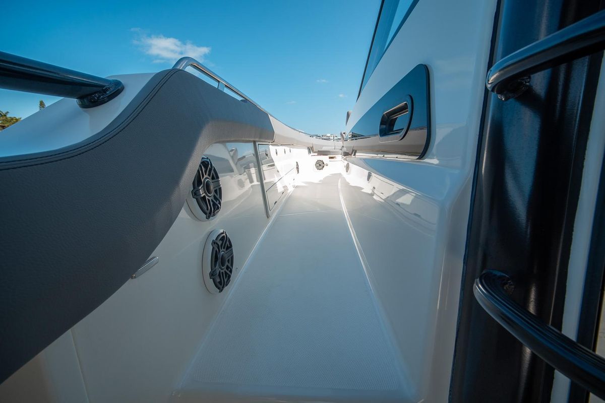 2023 Boston Whaler 42 