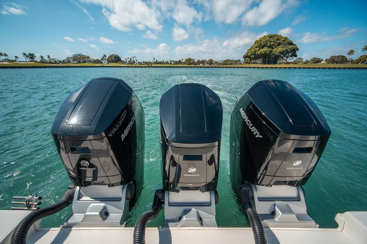 2023 Boston Whaler 42 