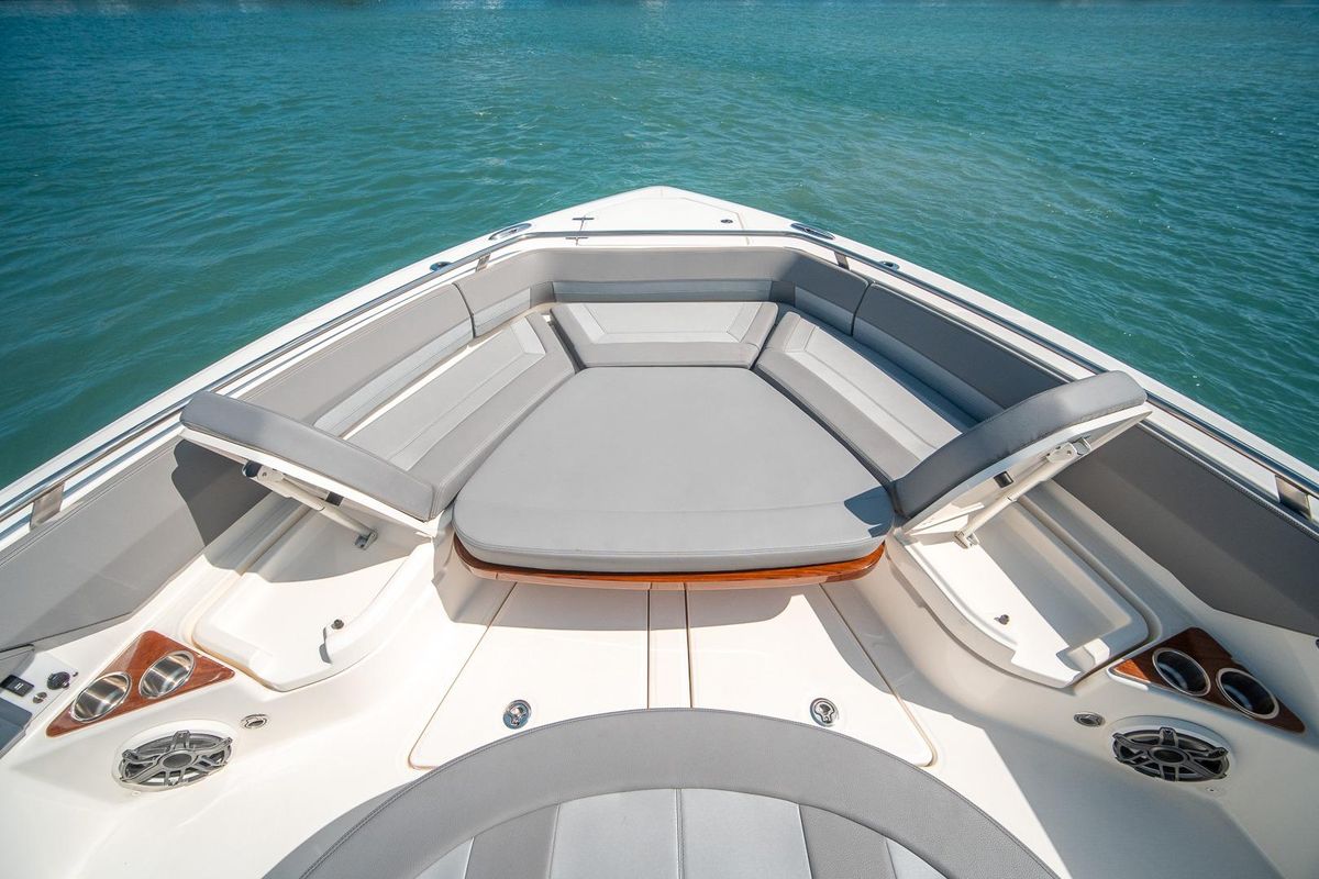 2023 Boston Whaler 42 