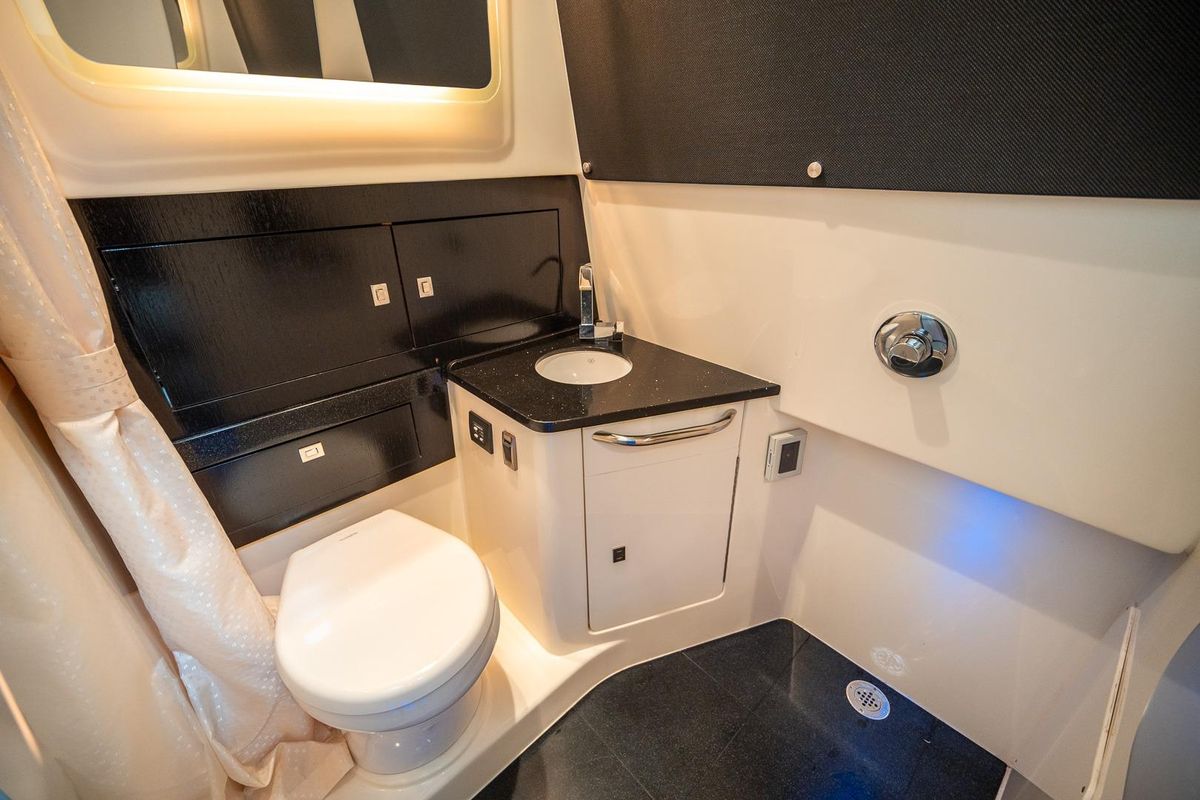 2023 Boston Whaler 42 