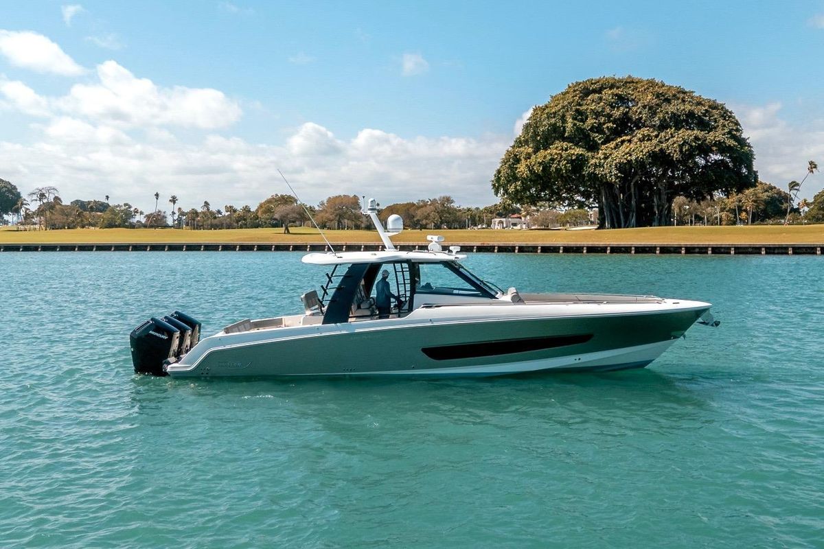 2023 Boston Whaler 42 