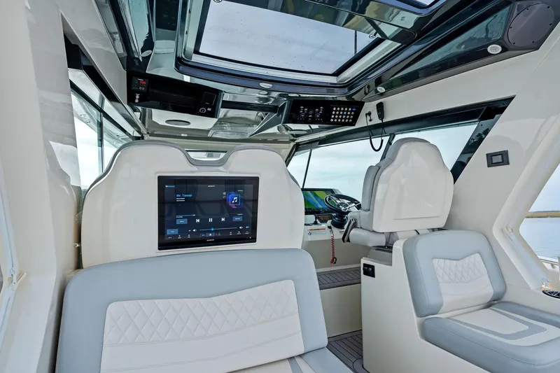 Luka Yacht Photos Pics 