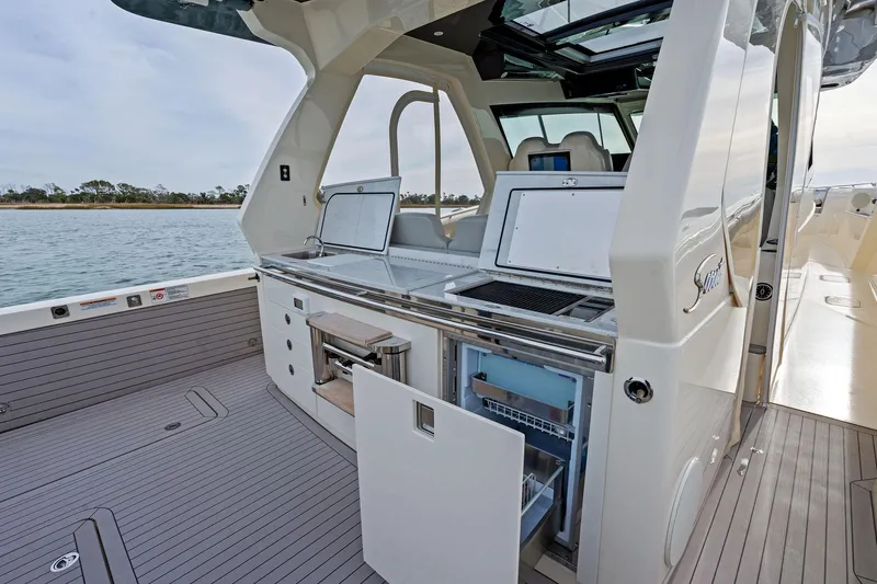 Luka Yacht Photos Pics 