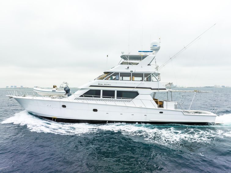 2000-90-hatteras-90-enclosed-sports-fish