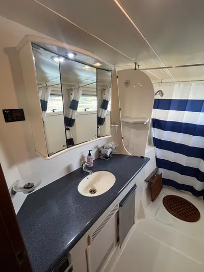 Traceroute Yacht Photos Pics 