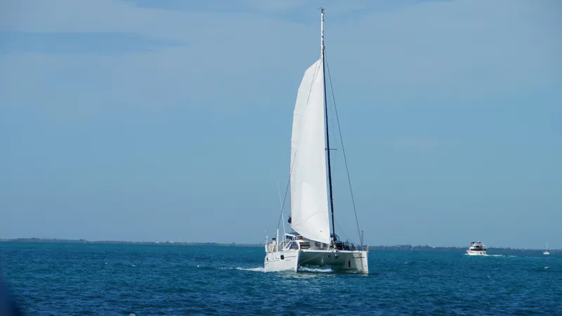 Traceroute Yacht Photos Pics 