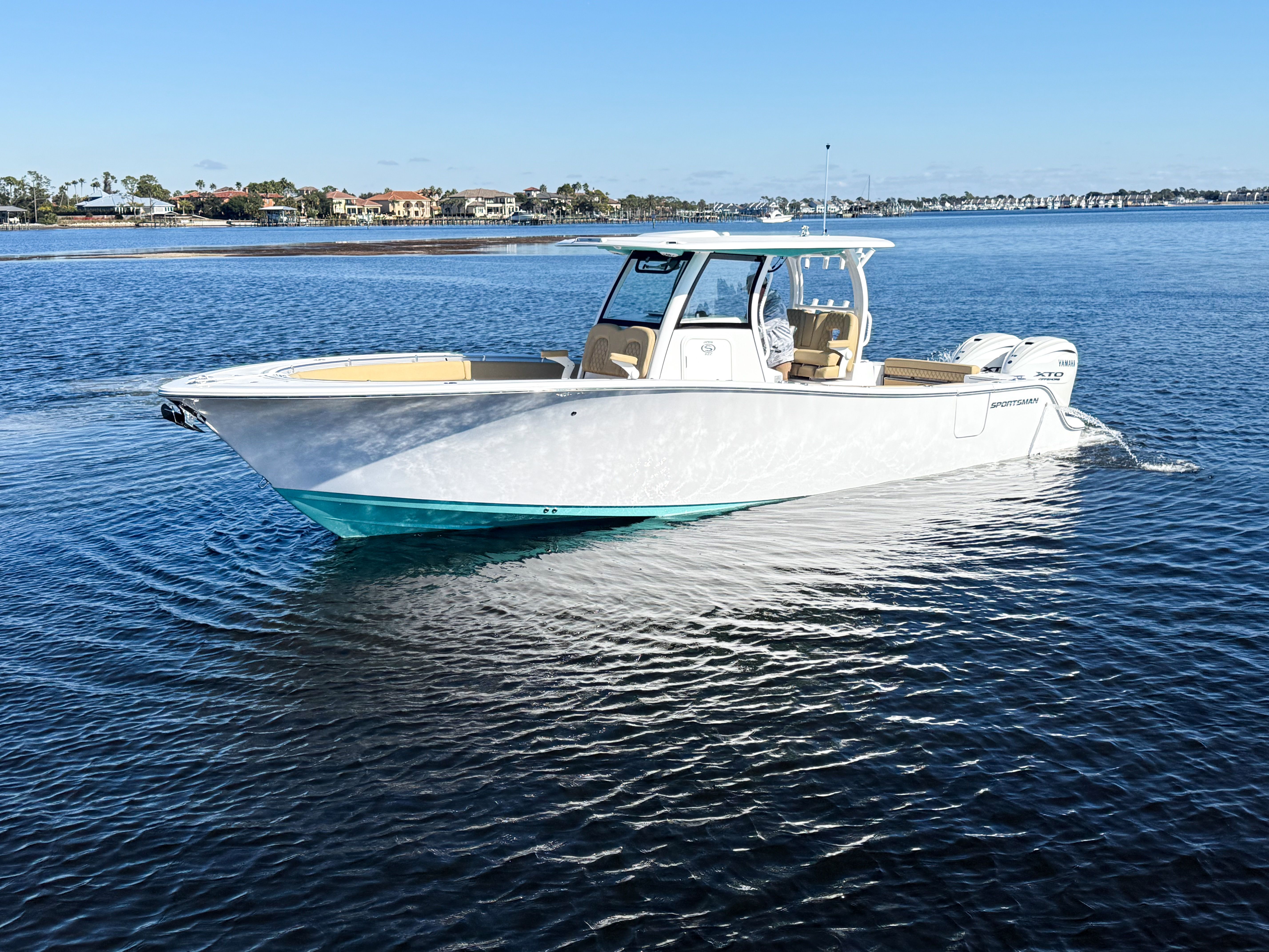 Sportsman Open 322 Center Console