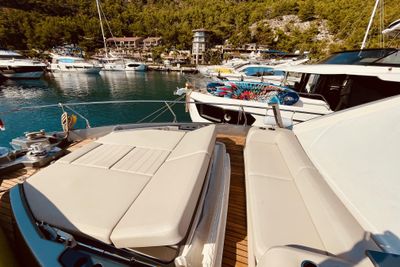 Yacht