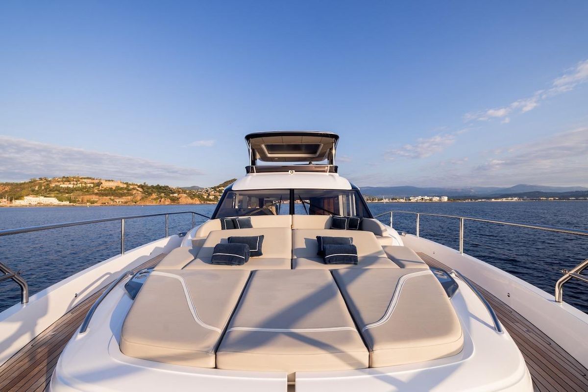2025 Princess 69 