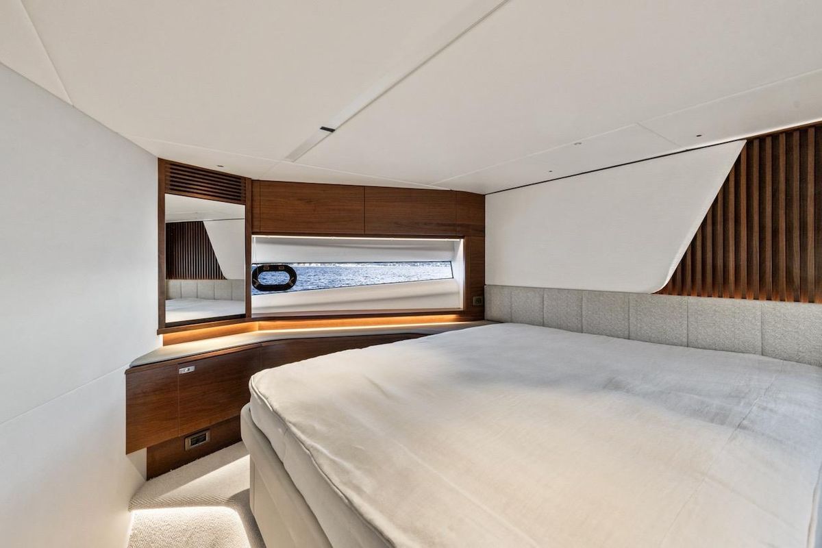 2025 Princess 69 