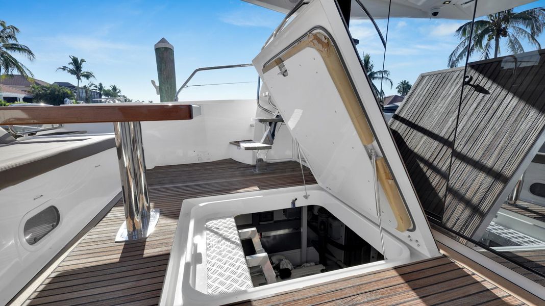 2015 Prestige 550 Flybridge