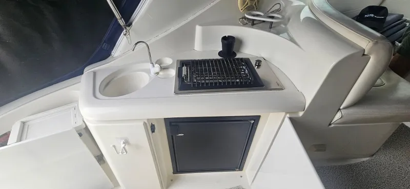 Iris Yacht Photos Pics 