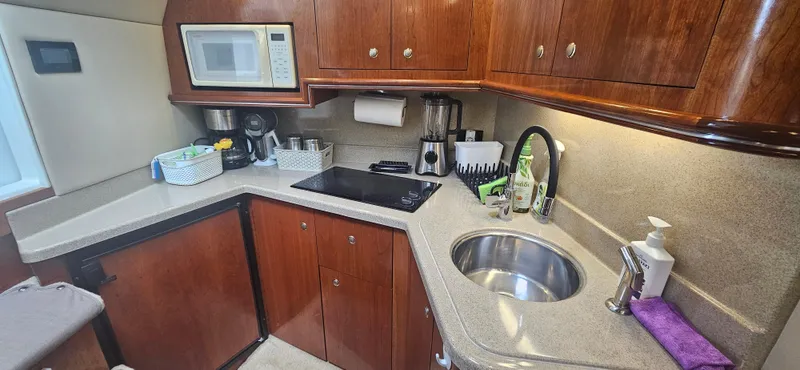 Iris Yacht Photos Pics 