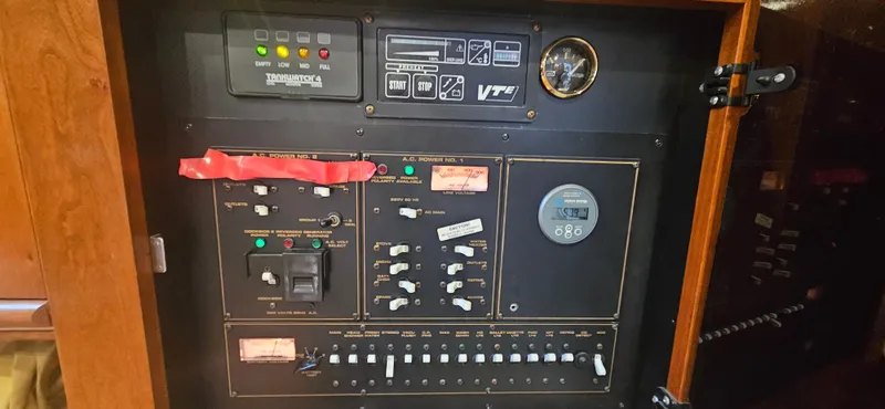 Iris Yacht Photos Pics 