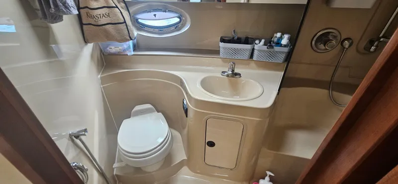 Iris Yacht Photos Pics 