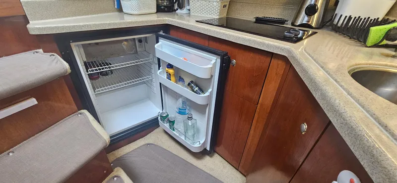 Iris Yacht Photos Pics 