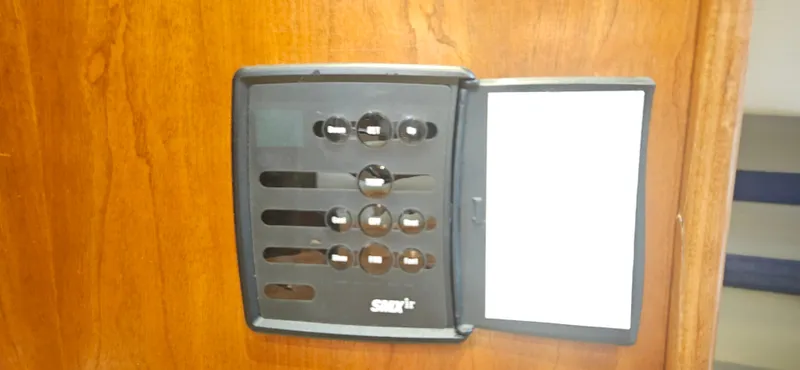 Iris Yacht Photos Pics 