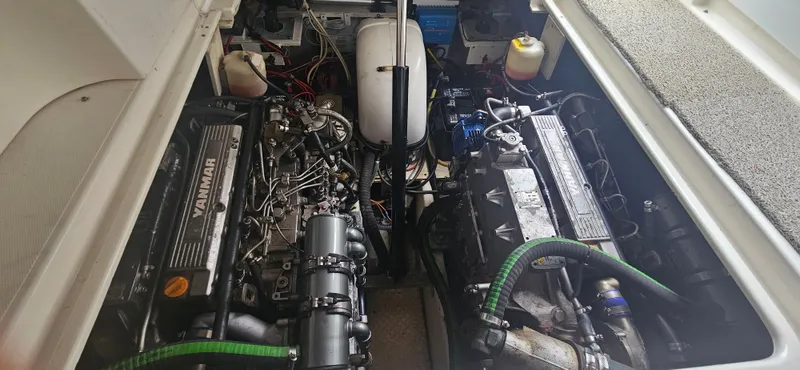 Iris Yacht Photos Pics 