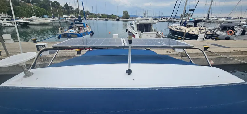 Iris Yacht Photos Pics 