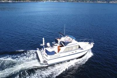 Uniflite Tri-cabin Sedan Cruiser