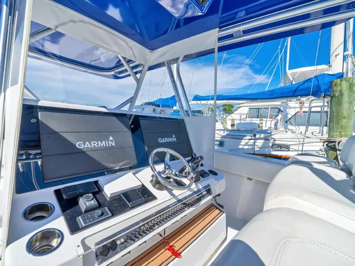  Yacht Photos Pics SeaHunter 45 2015 boat helm with Garmin navigation system.