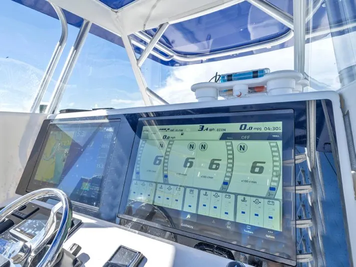 Yacht Photos Pics SeaHunter 45 2015 boat dashboard with advanced navigation and control systems.