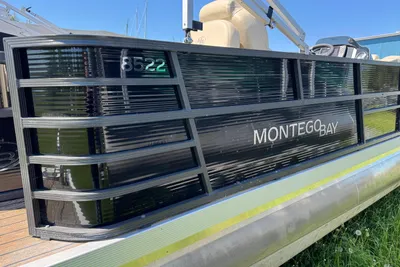 Montego Bay 8522 2PT BK DLX Fish & Cruise