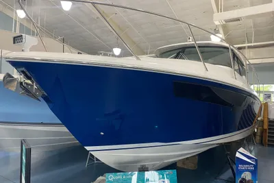 Tiara Yachts 43 LE