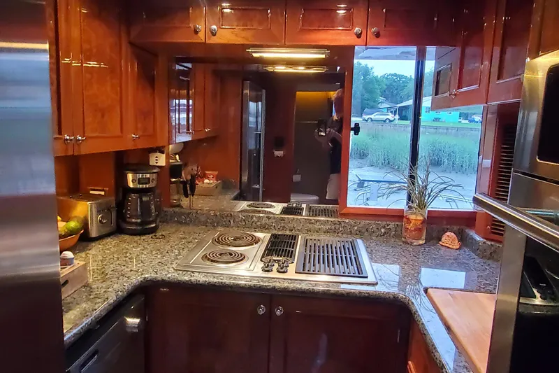 Miss Maggie Yacht Photos Pics 