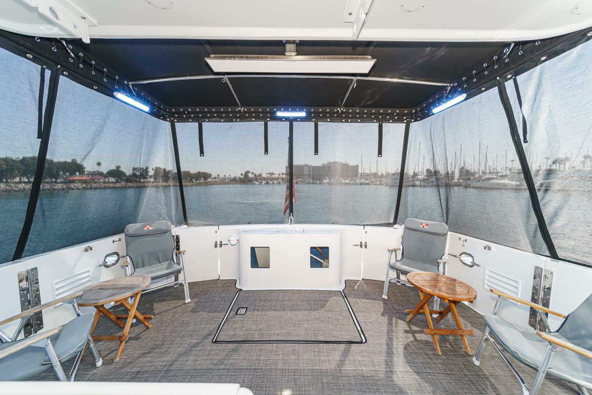 2002 Ocean Alexander 64 