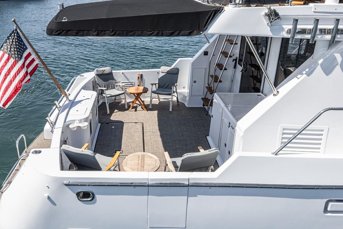 2002 Ocean Alexander 64 