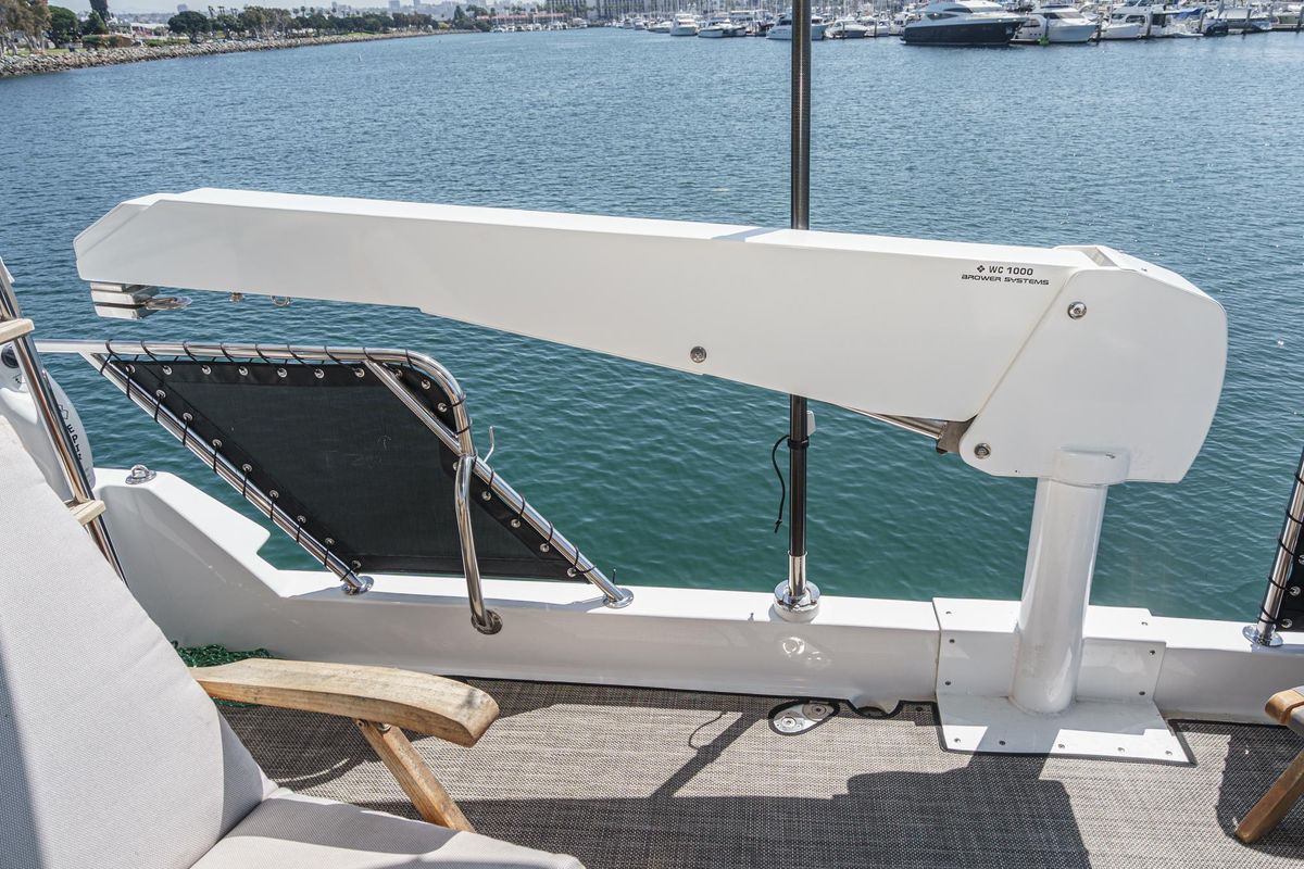 2002 Ocean Alexander 64 