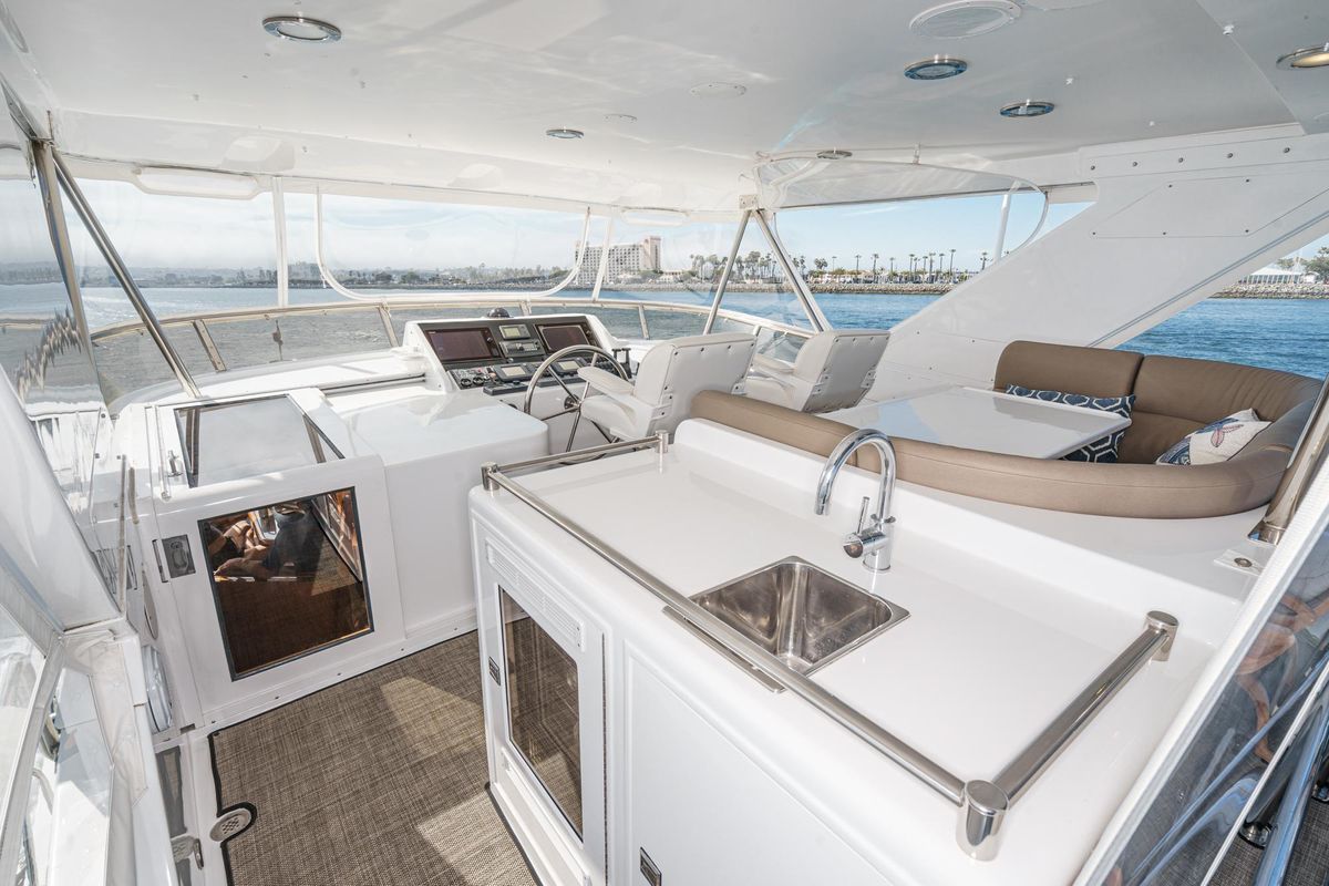 2002 Ocean Alexander 64 